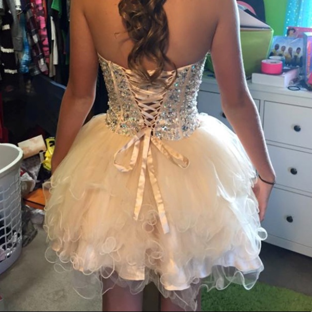 Homecoming dress - Picture 3 of 3